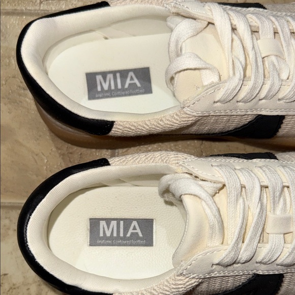 MIA Cream and Black Sneakers - Picture 2 of 5